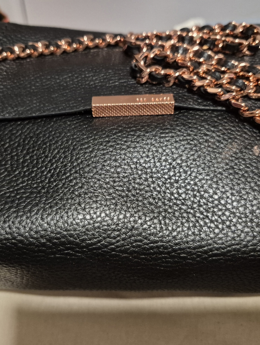 Ted Baker Black Pebbled Leather Crossbody with Rose Gold Chain Detail - Picture 3 of 8